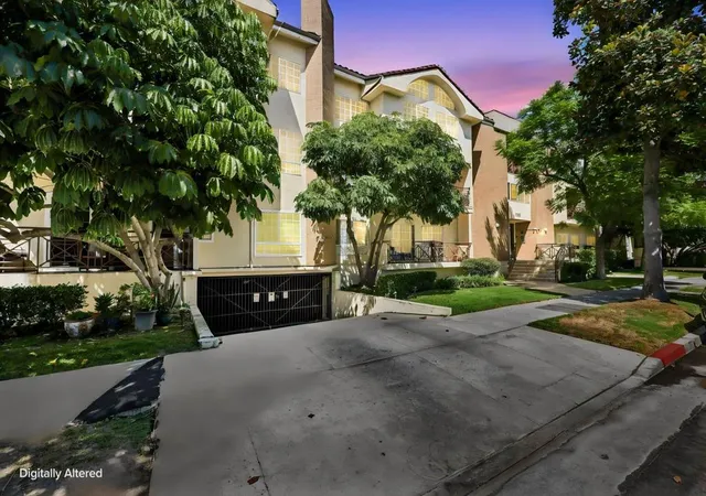 Photo 1 of Condo for sale at 1131 Campbell #212, Glendale, CA 91207 | MLS# 219151919PS | Listing updated on 2026-09-15