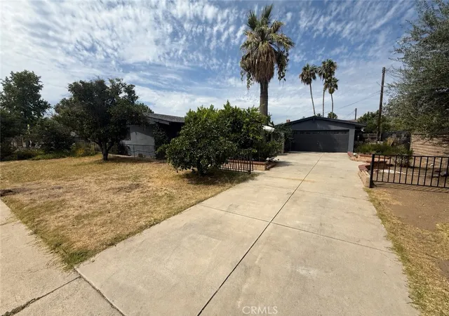 Photo 1 of Sale Pending at 14917 Clymer, Los Angeles, CA 91345 | MLS# SR26188290 | Listing updated on 2026-09-14