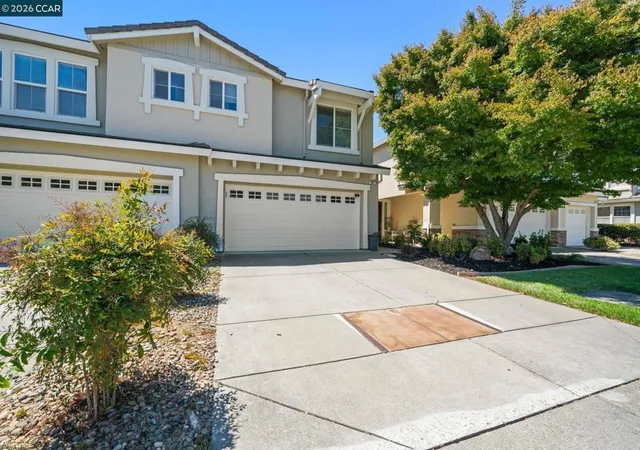 Photo 3 of Single family home for sale at 561 Loch Lomond Way, Fairfield, CA 94534 | MLS# 41146405 | Listing updated on 2026-10-01