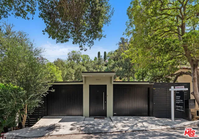 Photo 2 of Single family home for sale at 8867 Hollywood Hills Rd, Los Angeles, CA 90046 | MLS# 26898285 | Listing updated on 2026-09-14