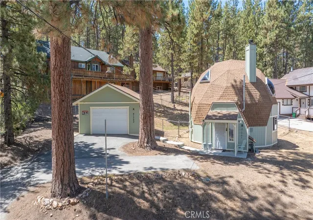 Photo 2 of Single family home for sale at 41753 Tanager Dr, Big Bear Lake, CA 92315 | MLS# IG26183527 | Listing updated on 2026-10-04