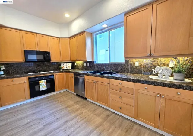 Photo 3 of Condo for sale at 831 Heavenly Pl, Milpitas, CA 95035 | MLS# 41146456 | Listing updated on 2026-09-15