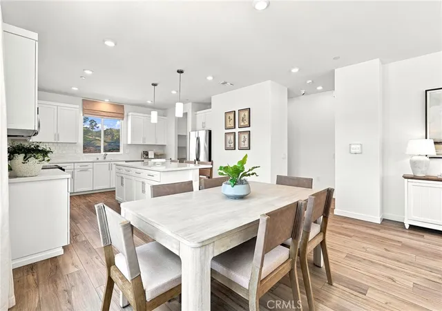 Photo 1 of Single family home for sale at 27604 Barefoot Pl, Valencia, CA 91381 | MLS# IV26188692 | Listing updated on 2026-10-05