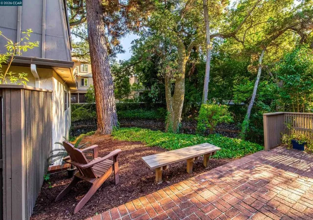 Listing Photo 5 - Condo for sale in building located at 917 Hough Ave, Lafayette, CA 94549 - Unit #9