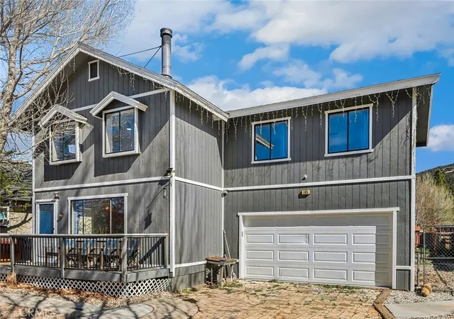 Photo 2 of Single family home for sale at 105 E Meadow Ln, Big Bear City, CA 92314 | MLS# IG26187611 | Listing updated on 2026-09-15