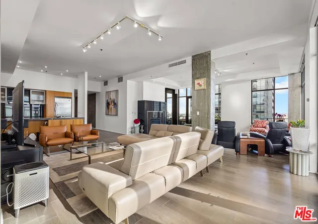 Photo 3 of Condo for sale at 1111 S Grand Ave #PH1, Los Angeles, CA 90015 | MLS# 26901157 | Listing updated on 2026-09-15