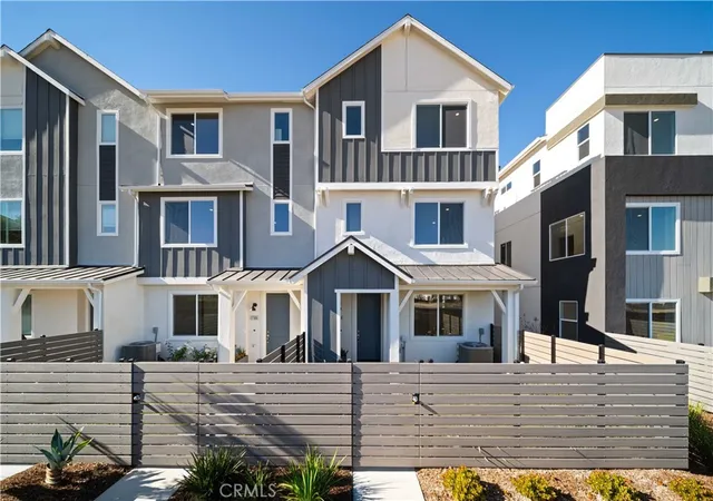 Photo 3 of Townhouse for sale at 27308 Bear Creek Ln, Valencia, CA 91381 | MLS# IV26188686 | Listing updated on 2026-10-05