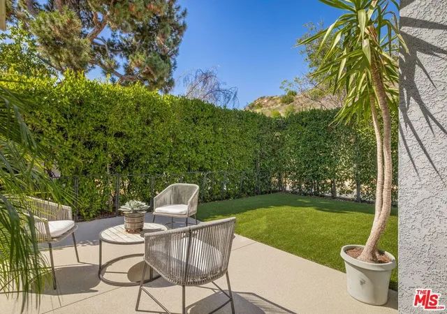 Photo 2 of Single family home for sale at 1736 Michael Ln, Pacific Palisades, CA 90272 | MLS# 26875221 | Listing updated on 2026-09-17
