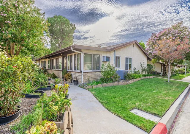 Photo 3 of Condo for sale at 26337 Oak Highland Dr #A, Newhall, CA 91321 | MLS# SR26189064 | Listing updated on 2026-09-16