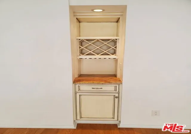 Photo 4 of Condo for sale at 1115 S Elm Dr #405, Los Angeles, CA 90035 | MLS# 26901377 | Listing updated on 2026-09-14
