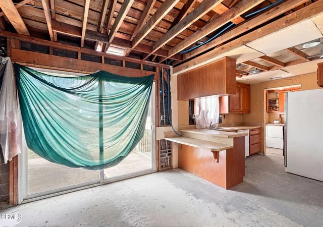 Photo 3 of Sale Pending at 1423 W 8th St, Upland, CA 91786 | MLS# P1-28638 | Listing updated on 2026-09-15