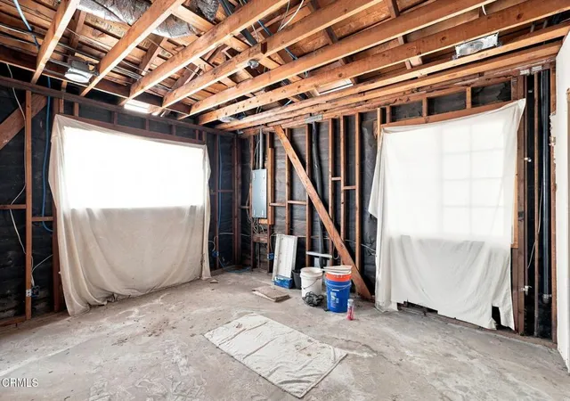 Photo 4 of Sale Pending at 1423 W 8Th St, Upland, CA 91786 | MLS# P1-28638 | Listing updated on 2026-09-15