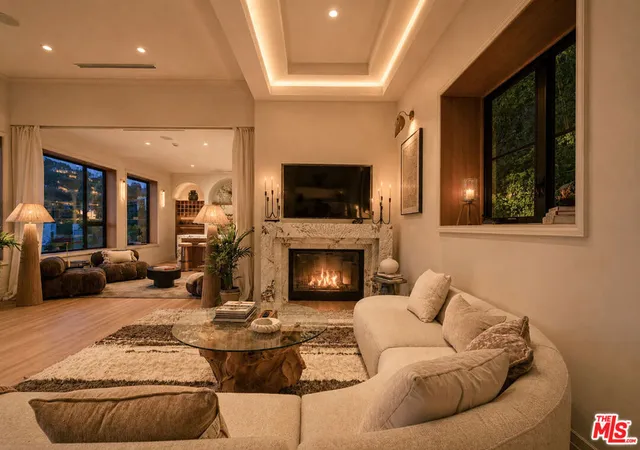 Photo 1 of Single family home for sale at 8855 Hollywood Blvd, Los Angeles, CA 90069 | MLS# 26891817 | Listing updated on 2026-09-15