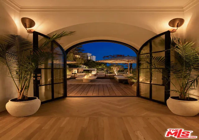 Photo 3 of Single family home for sale at 8855 Hollywood Blvd, Los Angeles, CA 90069 | MLS# 26891817 | Listing updated on 2026-09-15