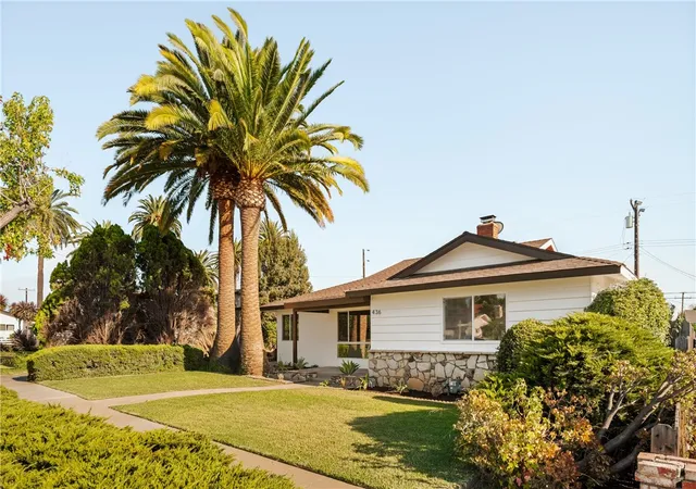 Photo 4 of Single family home for sale at 436 Hoover, Orange, CA 92867 | MLS# OC26189693 | Listing updated on 2026-09-15