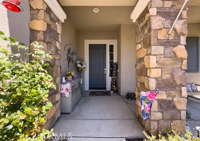 Photo 4 of Single family home for sale at 1696 Via Rojas, Hemet, CA 92545 | MLS# TR26189732 | Listing updated on 2026-09-14