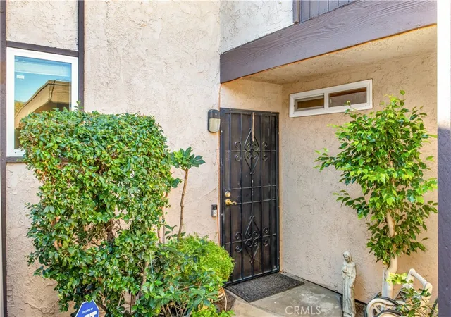Photo 4 of Condo for sale at 2173 Aspenwood Ct, San Bernardino, CA 92404 | MLS# IG26189934 | Listing updated on 2026-09-14