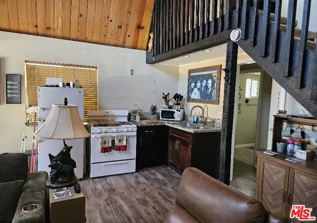 Photo 2 of Single family home for sale at 550 Pine Ln, Sugarloaf, CA 92386 | MLS# 26913949 | Listing updated on 2026-09-14
