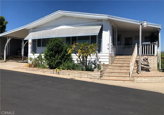 Photo 2 of Manufactured home for sale at 24701 Raymond #195, Lake Forest, CA 92630 | MLS# PW26190190 | Listing updated on 2026-10-07