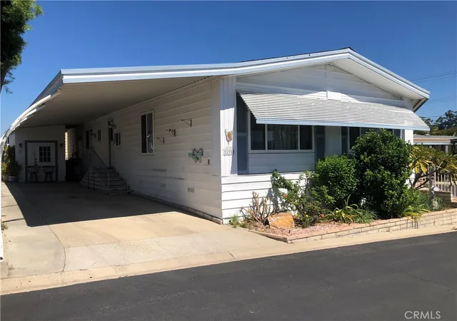 Photo 3 of Manufactured home for sale at 24701 Raymond #195, Lake Forest, CA 92630 | MLS# PW26190190 | Listing updated on 2026-10-07
