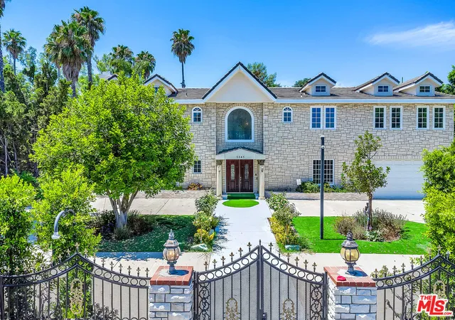 Photo 1 of Mansion for sale at 5545 Aura Ave, Tarzana, CA 91356 | MLS# 26899505 | Listing updated on 2026-09-15