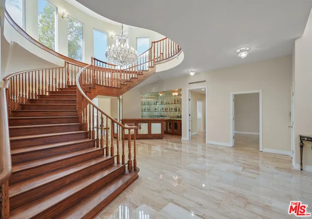 Photo 3 of Single family home for sale at 5545 Aura Ave, Tarzana, CA 91356 | MLS# 26899505 | Listing updated on 2026-09-15