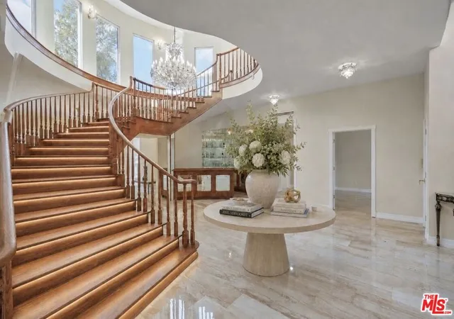 Photo 4 of Single family home for sale at 5545 Aura Ave, Tarzana, CA 91356 | MLS# 26899505 | Listing updated on 2026-09-15