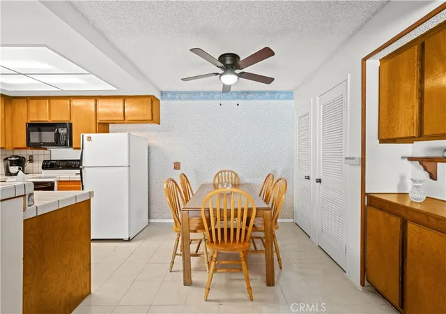 Listing Photo 5 - Condo for sale in building located at 23 Country Mile Rd, Pomona, CA 91766