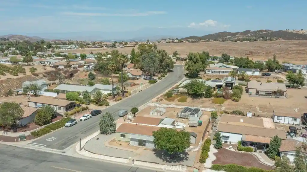 Photo 3 of Sale Pending at 34608 The Farm Rd, Wildomar, CA 92595 | MLS# SW26190040 | Listing updated on 2026-10-30
