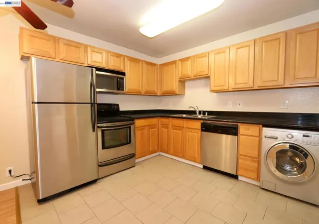 Photo 2 of Condo for sale at 16006 E14th St #204, San Leandro, CA 94578 | MLS# 41146736 | Listing updated on 2026-09-14
