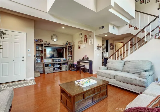 Photo 1 of Sale Pending at 6323 Reseda #1, Tarzana, CA 91335 | MLS# CV26166860 | Listing updated on 2026-09-15