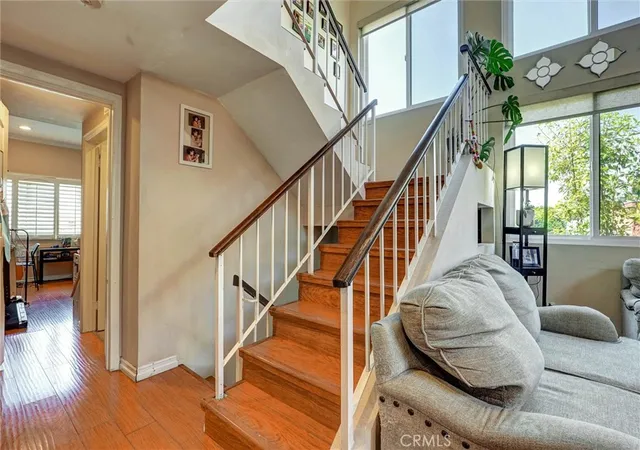 Photo 3 of Sale Pending at 6323 Reseda #1, Tarzana, CA 91335 | MLS# CV26166860 | Listing updated on 2026-09-15