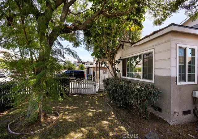Photo 2 of Single family home for sale at 1218 W D St, Wilmington, CA 90744 | MLS# SB26189039 | Listing updated on 2026-09-14