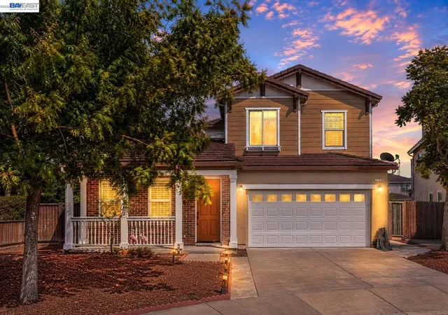 Photo 2 of Sale Pending at 2758 Sea Horse Ct, Hayward, CA 94545 | MLS# 41146799 | Listing updated on 2026-09-14