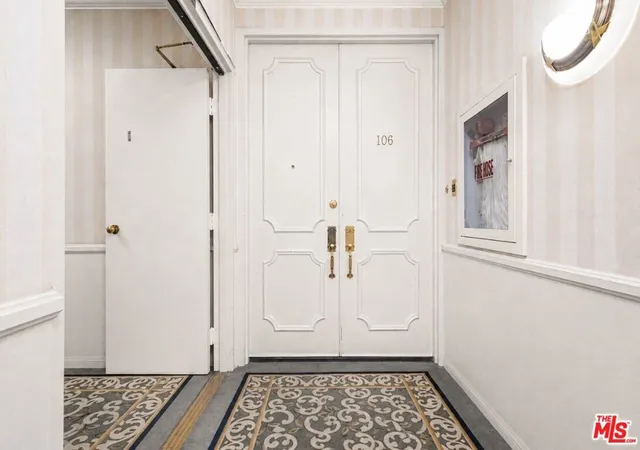 Photo 3 of Condo for sale at 1370 Kelton Ave #106, Los Angeles, CA 90024 | MLS# 26874557 | Listing updated on 2026-09-15
