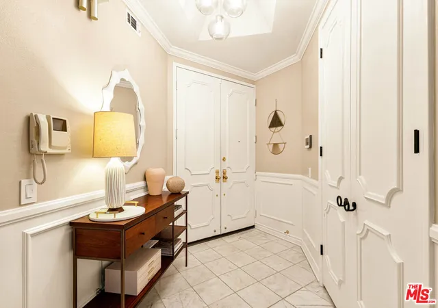 Photo 4 of Condo for sale at 1370 Kelton Ave #106, Los Angeles, CA 90024 | MLS# 26874557 | Listing updated on 2026-09-15