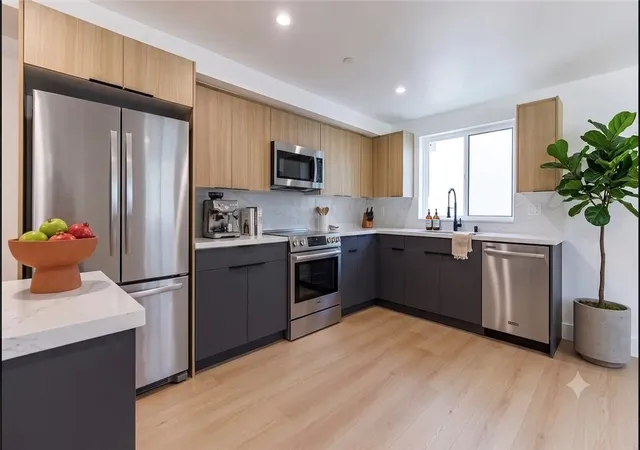 Photo 2 of House for sale at 1330 S Longwood Ave, Los Angeles, CA 90019 | MLS# BB26190537 | Listing updated on 2026-09-14