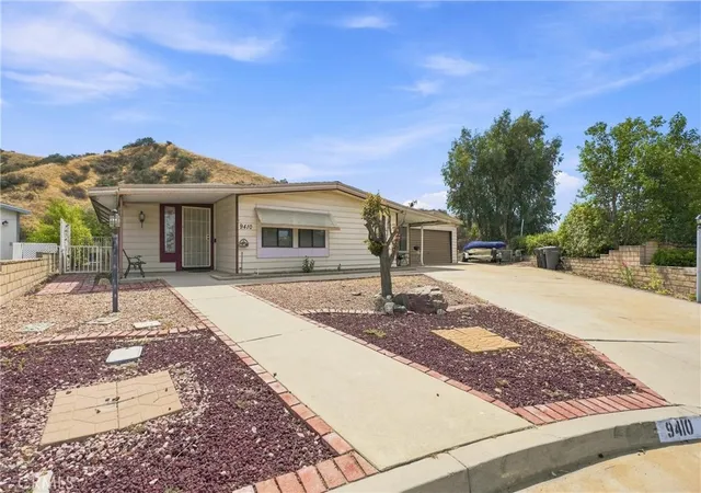 Photo 3 of Manufactured home for sale at 9410 Dale Mesa, Calimesa, CA 92320 | MLS# IV26191023 | Listing updated on 2026-09-14
