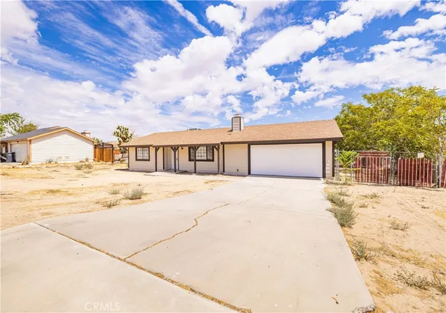 Photo 2 of Sale Pending at 39514 167th East, Palmdale, CA 93591 | MLS# SR26192175 | Listing updated on 2026-09-14