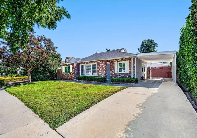 Photo 1 of Single family home for sale at 4950 Garden Grv, Tarzana, CA 91356 | MLS# SR26191102 | Listing updated on 2026-09-14
