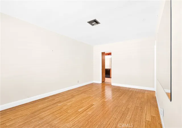 Photo 4 of Single family home for sale at 4950 Garden Grv, Tarzana, CA 91356 | MLS# SR26191102 | Listing updated on 2026-09-14