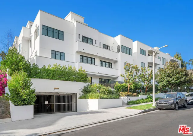 Condo for sale at 859 S Lucerne Blvd #110, Los Angeles, CA 90005 | MLS# 26943939