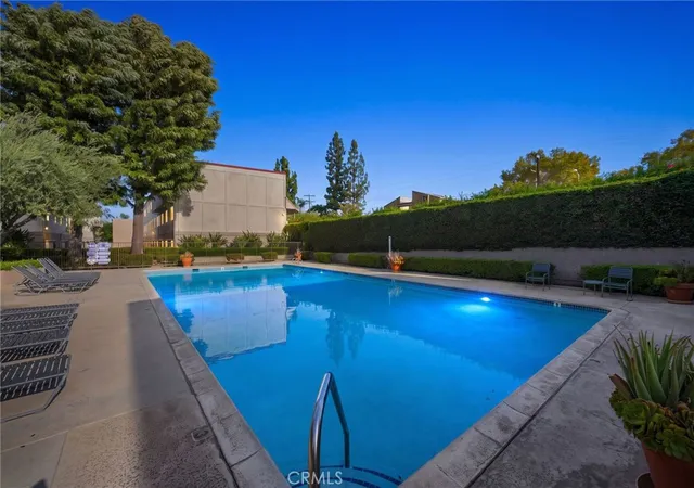 Photo 4 of Townhouse for sale at 18333 Hatteras #6, Tarzana, CA 91356 | MLS# SR26191981 | Listing updated on 2026-10-05