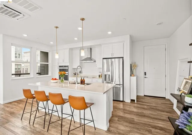 Photo 3 of Condo for sale at 2875 Tradewind Dr, Alameda, CA 94501 | MLS# 41146954 | Listing updated on 2026-09-15