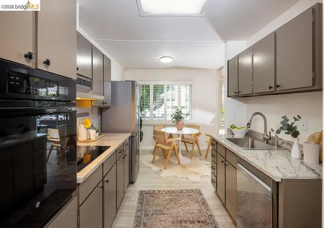 Photo 3 of Condo for sale at 2029 Otis Dr #P, Alameda, CA 94501 | MLS# 41146964 | Listing updated on 2026-10-07