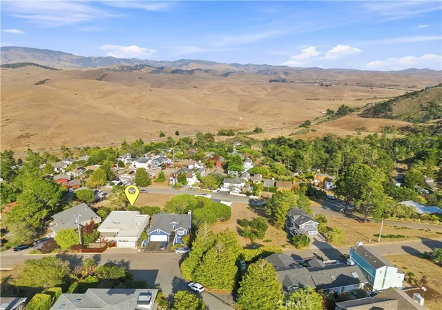 Photo 4 of Single family home for sale at 1716 Pineridge Dr, Cambria, CA 93428 | MLS# SC26187593 | Listing updated on 2026-09-14