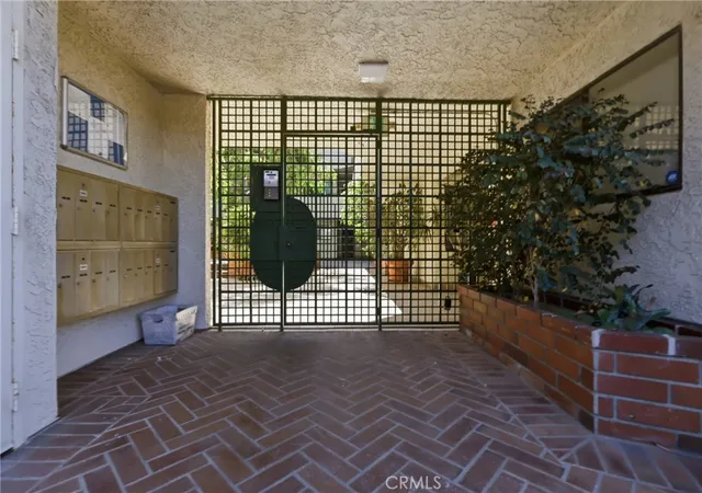 Photo 3 of Condo for sale at 3544 S Centinela #107, Los Angeles, CA 90066 | MLS# SB26192560 | Listing updated on 2026-09-14