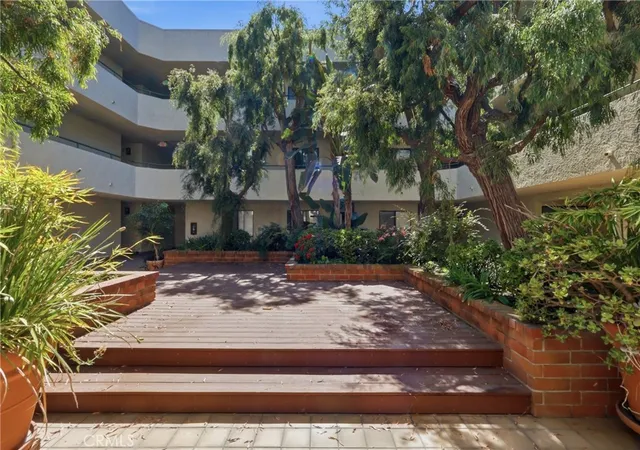 Photo 4 of Condo for sale at 3544 S Centinela #107, Los Angeles, CA 90066 | MLS# SB26192560 | Listing updated on 2026-09-14