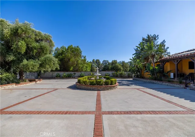 Photo 2 of Single family home for sale at 9957 Shoup Ave, Chatsworth, CA 91311 | MLS# DW26192330 | Listing updated on 2026-10-07