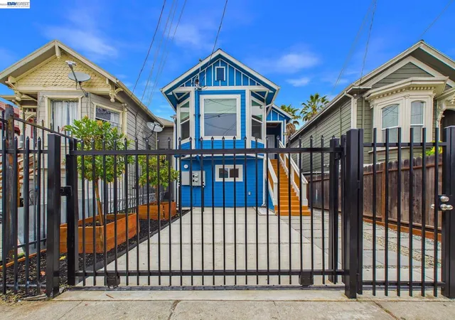 Photo 3 of Single family home for sale at 718 26th, Oakland, CA 94612 | MLS# 41146984 | Listing updated on 2026-09-14